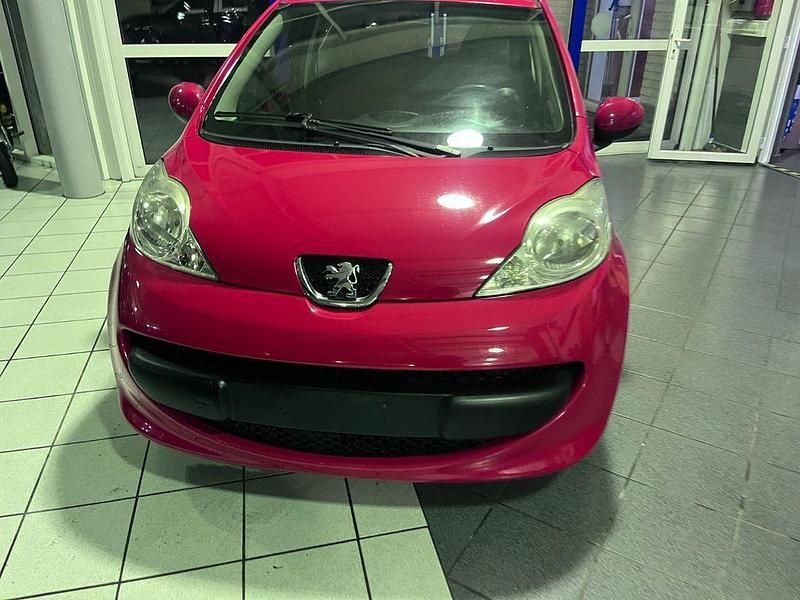 Gebraucht Peugeot 107 68 PS (50 kW) 2008 Rot Kleinwagen