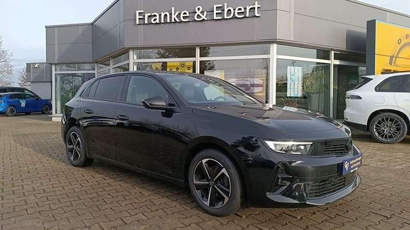Gebraucht Opel Astra 131 PS (96 kW) 2024 Schwarz Limousine