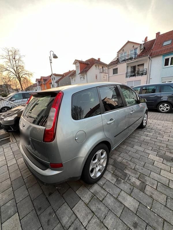Second-hand Ford Focus 125 CP (91 kW) 2004 Argintiu Berlinǎ