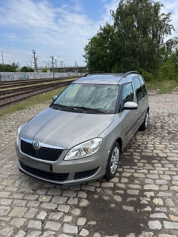 Grau Gebraucht 2010 Skoda Roomster Kombi | 5.200 € (Fairer Preis) - Bild 1/4