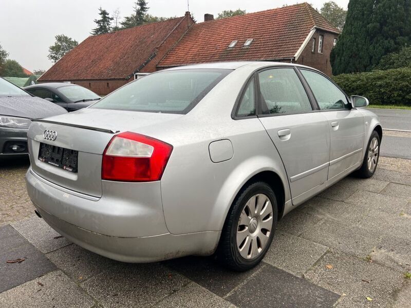Gebraucht Audi A4 102 PS (75 kW) 2002 Silber Limousine