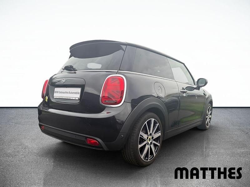 Gebraucht Mini Cooper SE Classic 135 kW (184 PS) 2022 Schwarz Kleinwagen