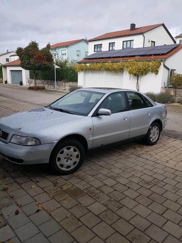 Silber Gebraucht 1996 Audi A4 Limousine | 1.000 € (Superpreis) - Bild 1/4