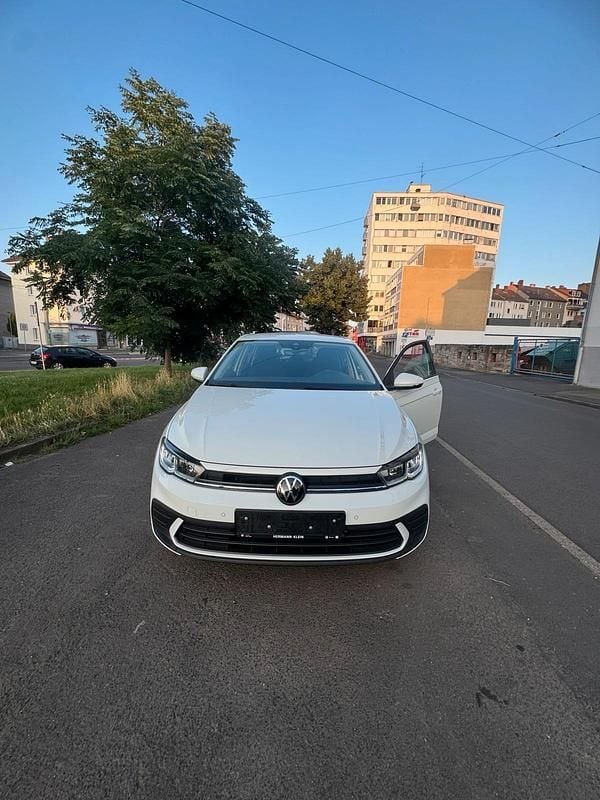 Weiß Gebraucht 2023 VW Polo Kleinwagen | 13.800 € (Guter Preis) - Bild 1/4