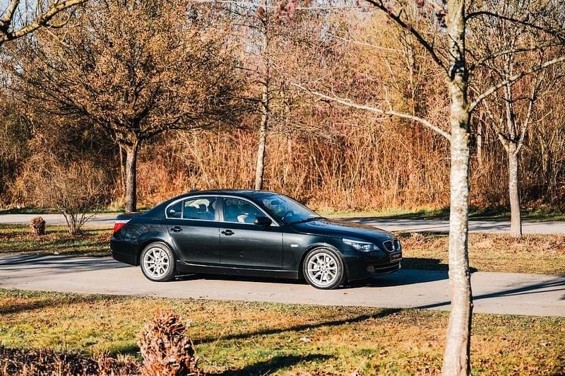 Gebraucht BMW 550 367 PS (269 kW) 2007 Schwarz Limousine