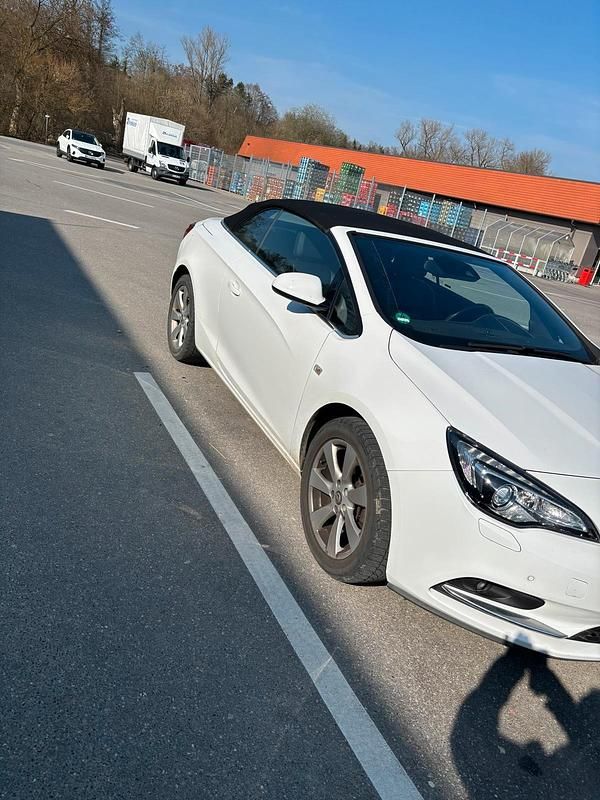 Gebraucht Opel Cascada 140 PS (102 kW) 2017 Weiß Cabrio