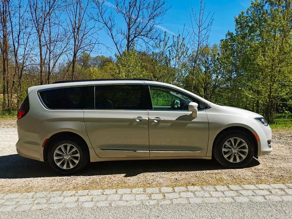 Gebraucht Chrysler Pacifica 291 PS (214 kW) 2017 Weiß Van / Kleinbus