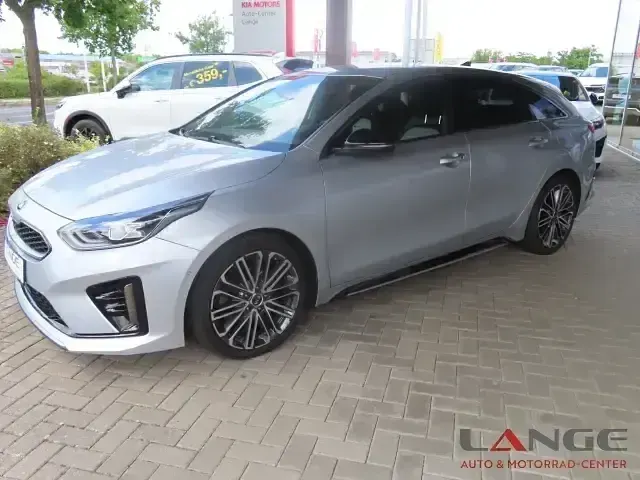 Gebraucht Kia ProCeed GT-Line 136 PS (100 kW) 2019 (kcs) sparklingsilber met. Kleinwagen
