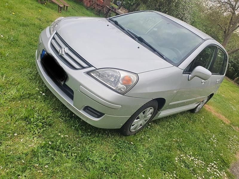 Silber Gebraucht 2004 Suzuki Liana Limousine | 2.300 € - Bild 1/4