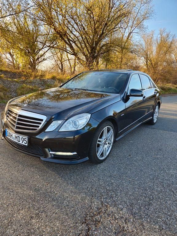 Gebraucht Mercedes E300 Avantgarde 231 PS (169 kW) 2012 Schwarz Limousine