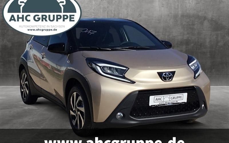 Neu Toyota Aygo X 72 PS (52 kW) 2025 Beige SUV
