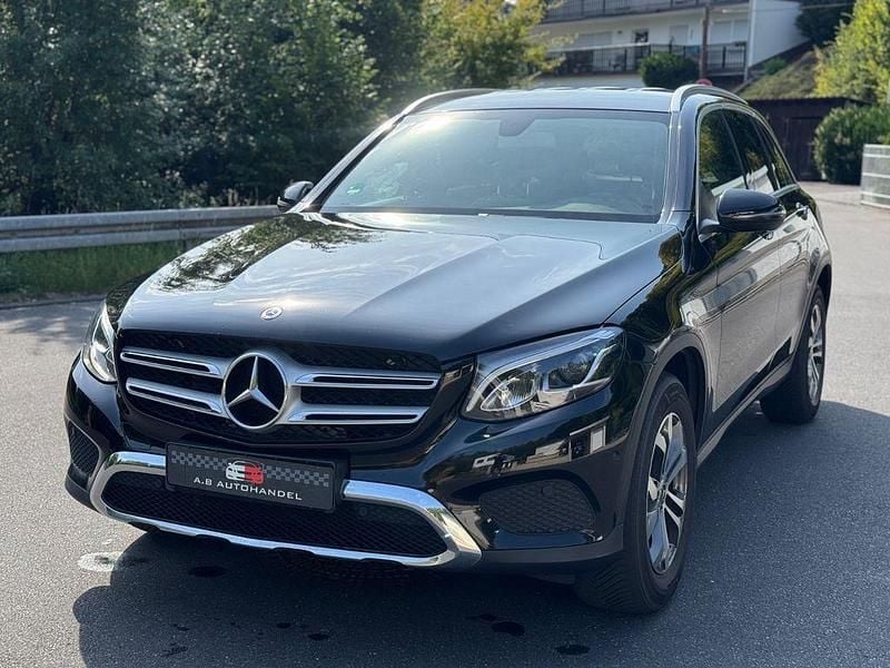 Schwarz Gebraucht 2018 Mercedes GLC350 Exclusive SUV | 22.990 € (Superpreis) - Bild 1/4