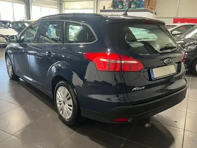 Usata Ford Focus 101 CV (74 kW) 2017 Blu Berlina
