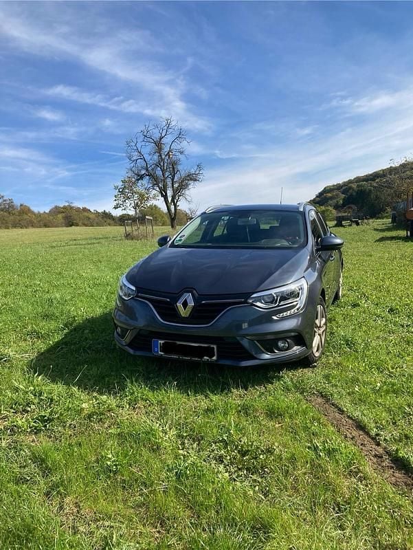 Silber Gebraucht 2017 Renault Mégane GrandTour Kombi | 8.350 € (Guter Preis) - Bild 1/4