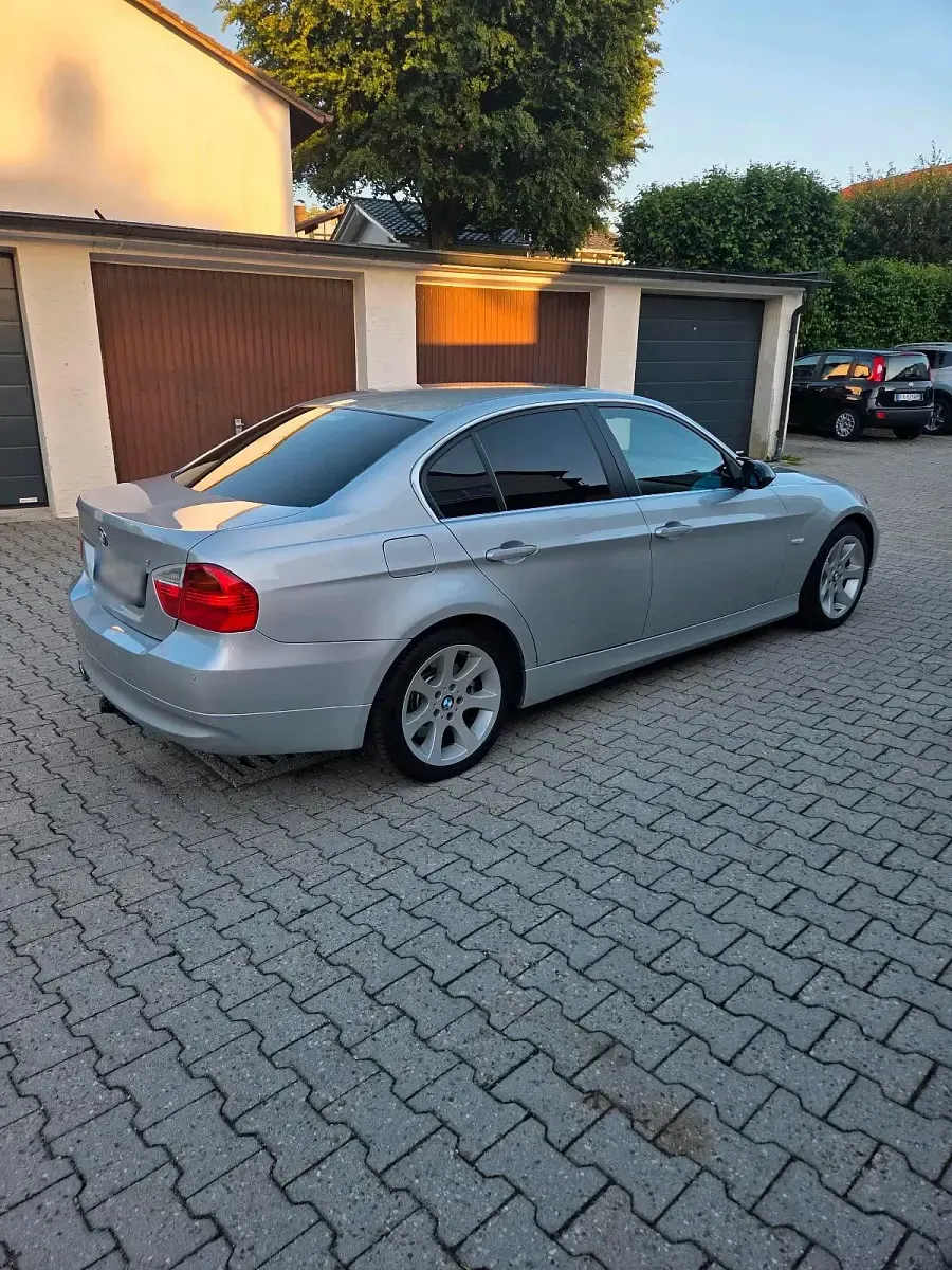 Gebraucht BMW 330 230 PS (169 kW) 2005 Grau Limousine