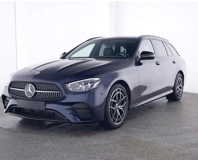Blau Gebraucht 2023 Mercedes E200 Kombi | 39.500 € (Guter Preis) - Bild 1/4