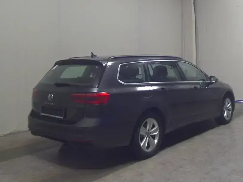Gebraucht VW Passat Pro 200 PS (147 kW) 2022 Grau Kombi