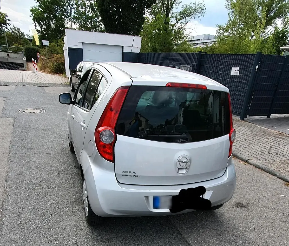 Gebraucht Opel Agila 86 PS (63 kW) 2009 Silber Kleinwagen