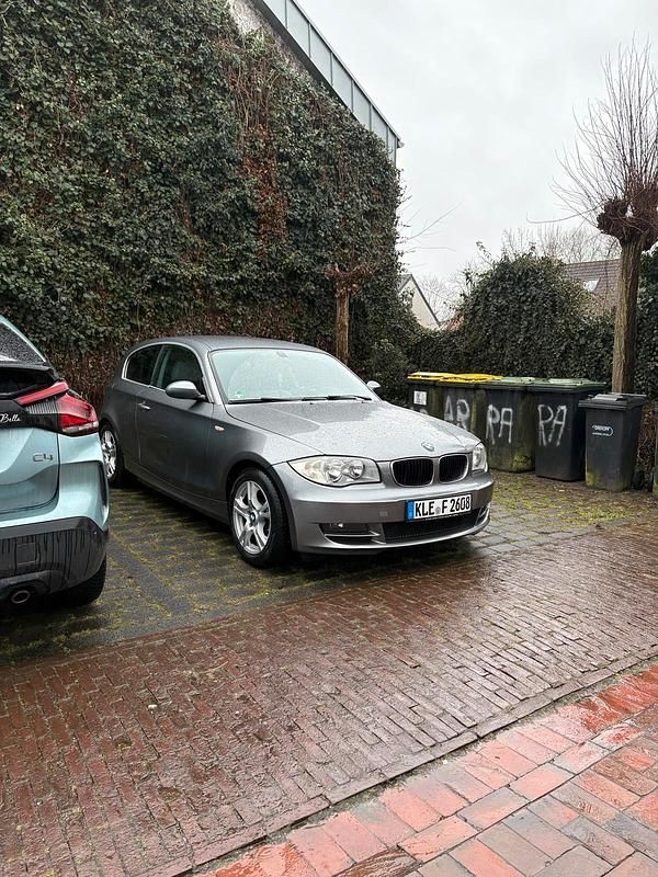 Gebraucht BMW 116 122 PS (89 kW) 2009 Silber Kleinwagen