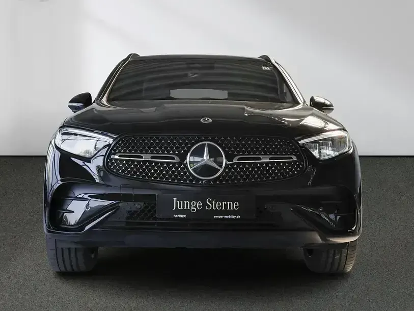 Gebraucht Mercedes GLC200 AMG 204 PS (150 kW) 2024 Unilack schwarz uni SUV