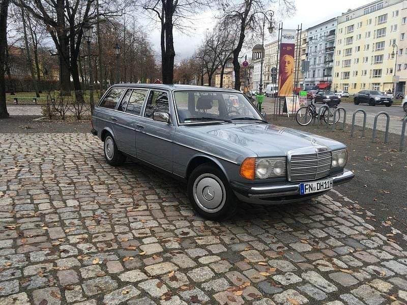 Gebraucht Mercedes 230 109 PS (80 kW) 1980 Blau Kombi