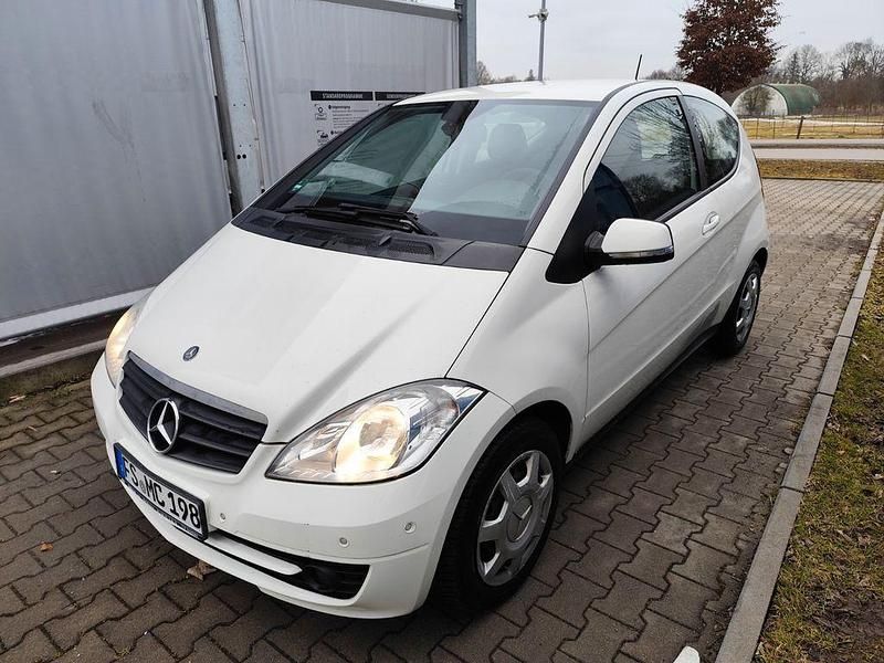 Gebraucht Mercedes A180 Edition 109 PS (80 kW) 2009 Weiß Limousine