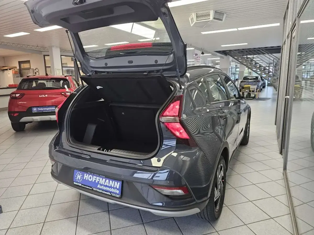 Neu Hyundai Bayon Trend 90 PS (66 kW) 2026 Grau SUV