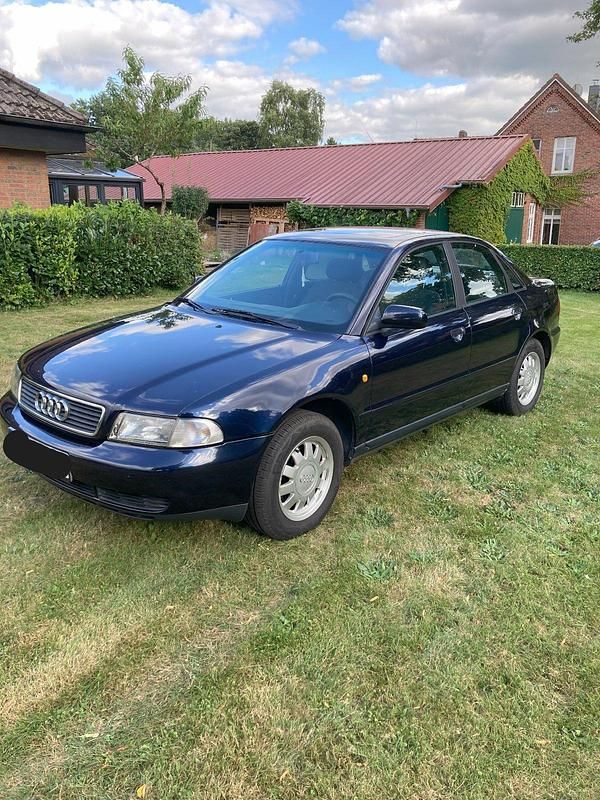 Blau Gebraucht 1999 Audi A4 Limousine | 1.400 € (Fairer Preis) - Bild 1/4