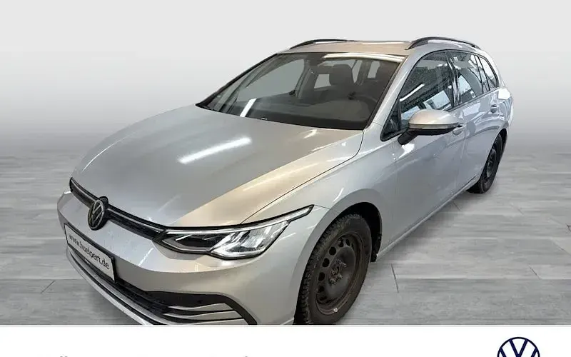 Gebraucht VW Golf VIII Life 150 PS (110 kW) 2022 Reflexsilber metallic Kombi
