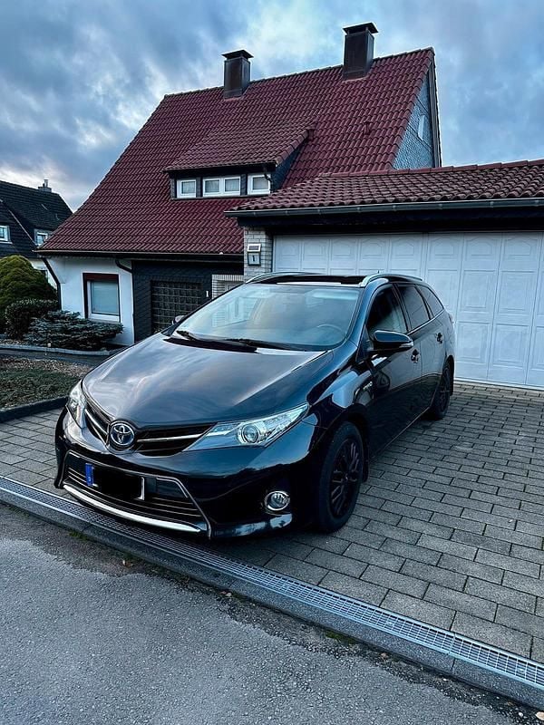 Schwarz Gebraucht 2014 Toyota Auris Touring Sports Kombi | 8.300 € (Guter Preis) - Bild 1/4
