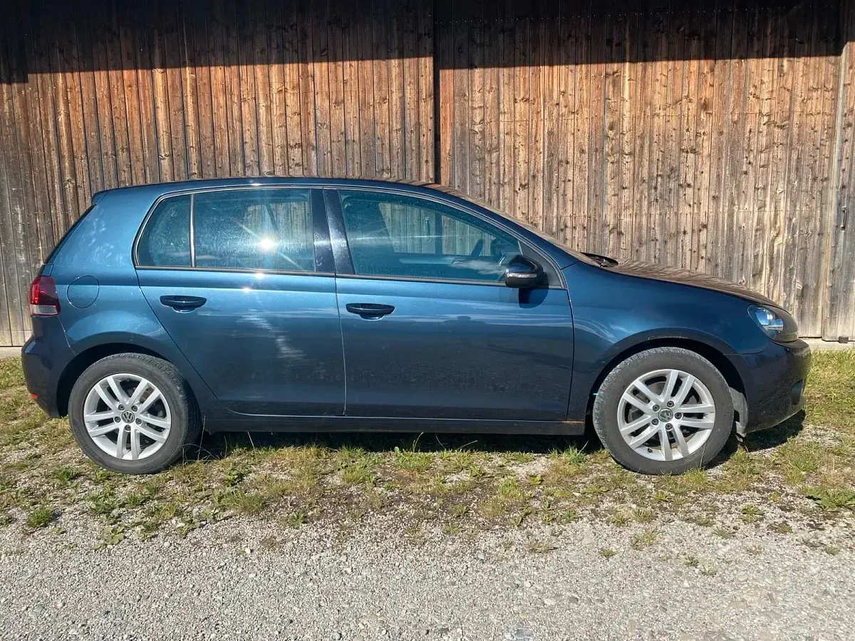 Gebraucht VW Golf VI Highline 122 PS (89 kW) 2010 Blau Kleinwagen