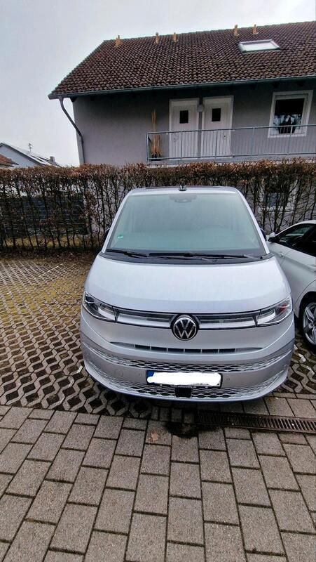 Silber Gebraucht 2024 VW T7 Van | 49.979 € - Bild 1/4