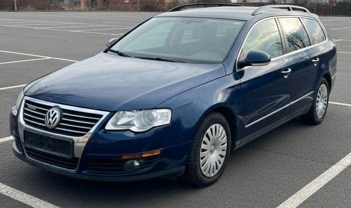 Gebraucht VW Passat Comfortline 105 PS (77 kW) 2009 Blau Limousine