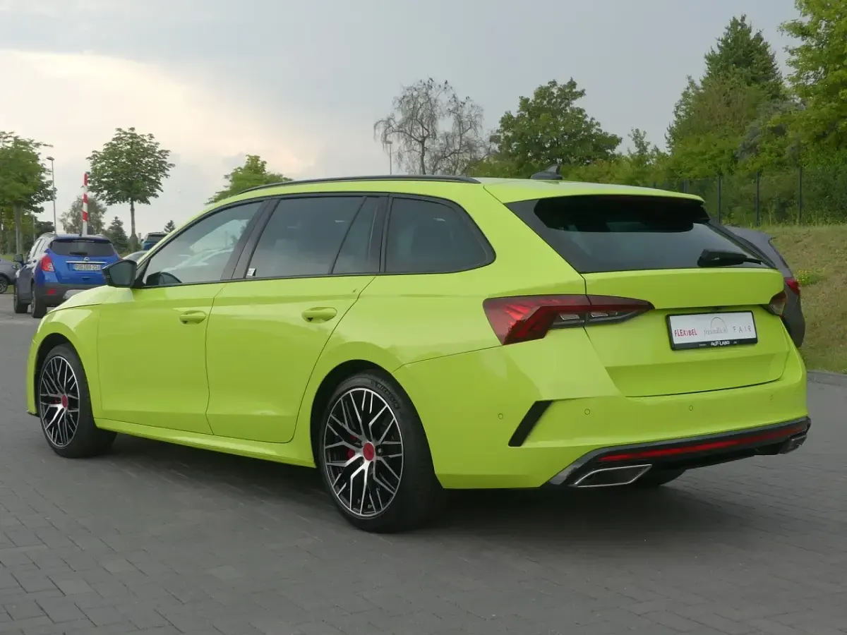 Gebraucht Skoda Octavia Style 245 PS (180 kW) 2018 Schwarz magic metallic (metallic) Kombi