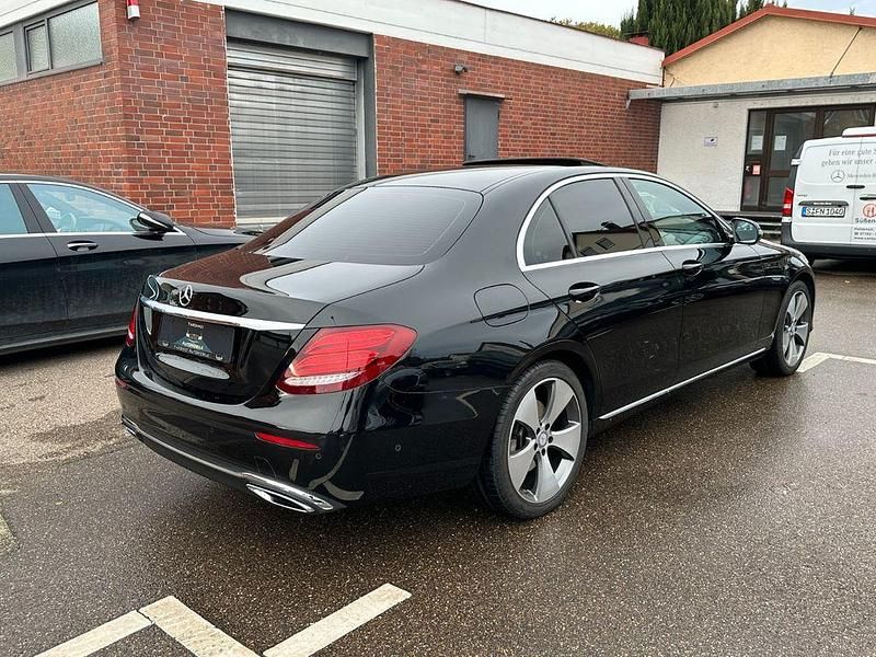 Gebraucht Mercedes E350 258 PS (189 kW) 2016 Obsidianschwarz  metalliclack Limousine