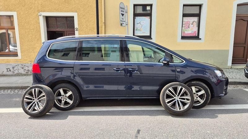 Gebraucht VW Sharan Cup 140 PS (102 kW) 2015 Blau Van / Kleinbus
