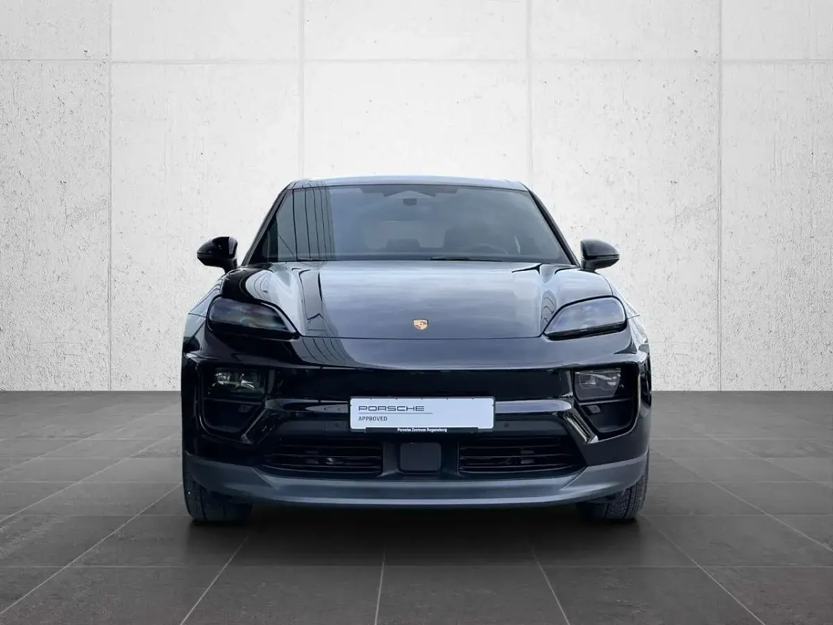 Używany Porsche Macan 264 kW (360 KM) 2025 Czarny SUV