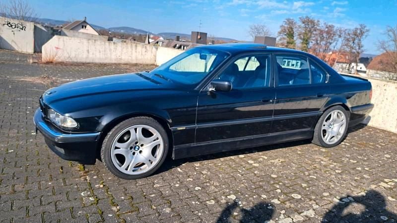 Gebraucht BMW 725 196 PS (144 kW) 1996 Schwarz Limousine