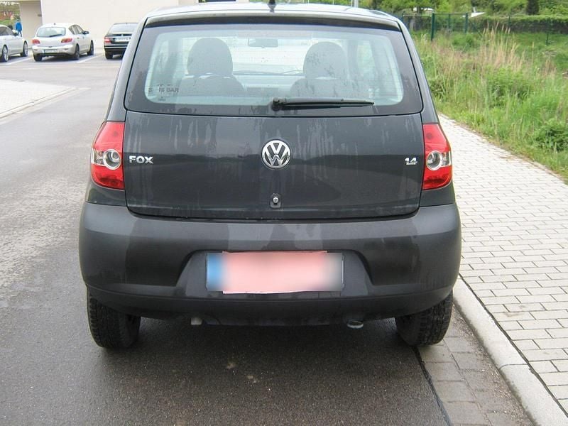 Usata VW Fox 75 CV (55 kW) 2008 Nero Utilitaria