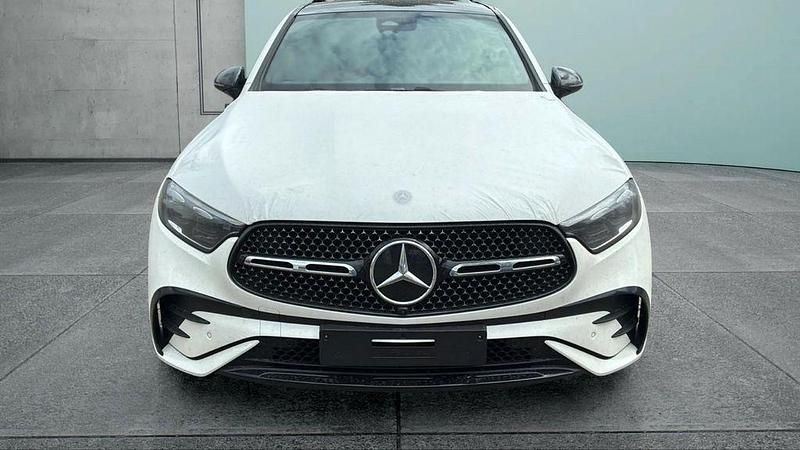 Weiß Gebraucht 2025 Mercedes GLC300 Coupé | 63.600 € (Fairer Preis) - Bild 1/4