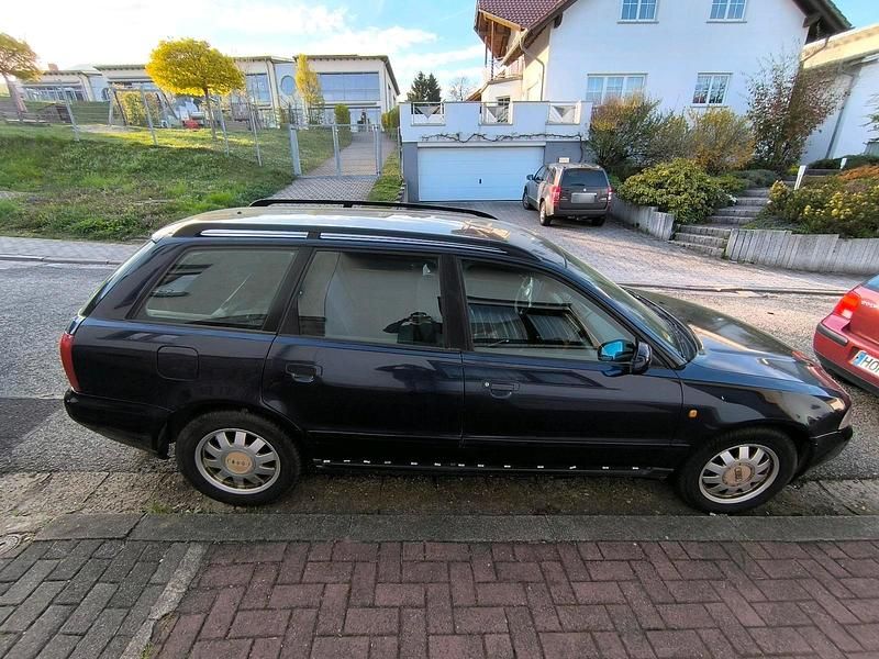 Gebraucht Audi A4 110 PS (80 kW) 1998 Blau Kombi