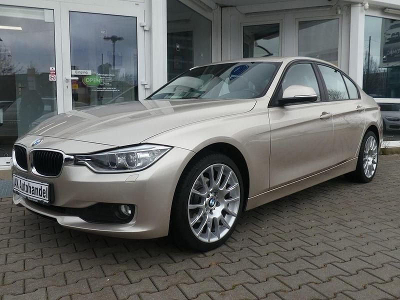 Silber Gebraucht 2013 BMW 316 Limousine | 13.890 € (Fairer Preis) - Bild 1/4