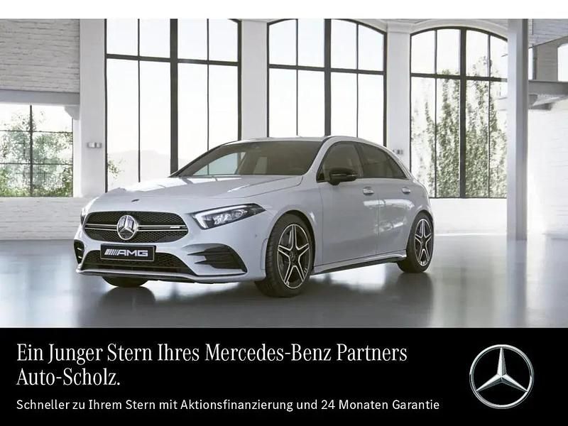 Weiß Gebraucht 2021 Mercedes A35 AMG AMG Limousine | 37.385 € (Fairer Preis) - Bild 1/3
