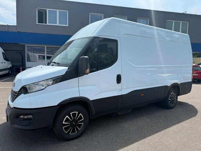 Bianco ghiaccio Gebraucht 2020 Iveco Daily Van / Kleinbus | 17.500 € (Guter Preis) - Bild 1/4