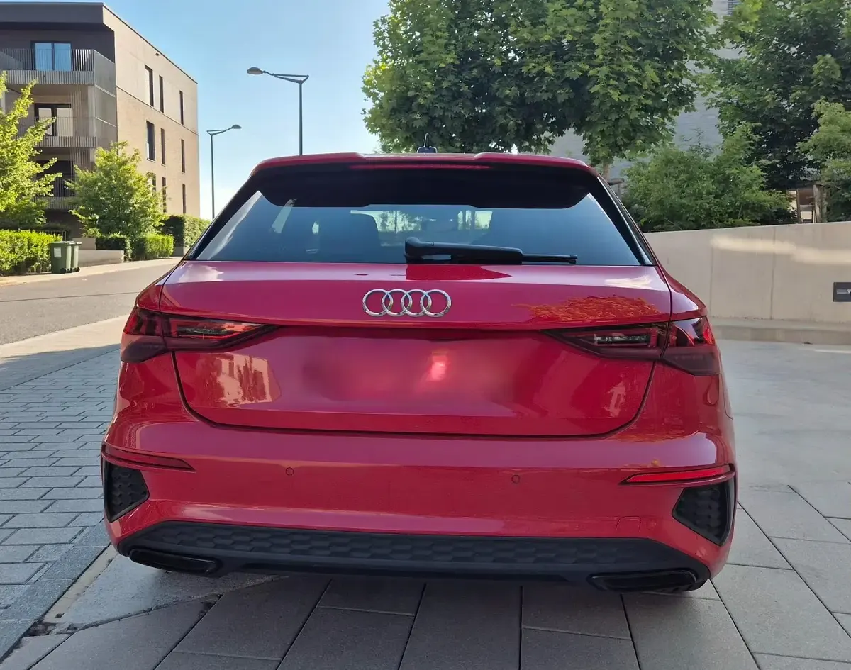 Gebraucht Audi A3 S-Line 150 PS (110 kW) 2022 Rot Limousine