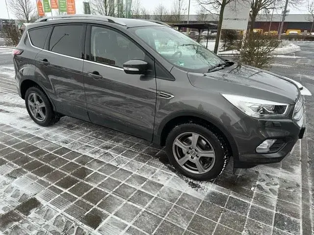 Usata Ford Kuga Titanium 175 CV (128 kW) 2019 Grigio SUV