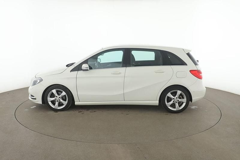 Gebraucht Mercedes B200 156 PS (114 kW) 2014 Weiß Van / Kleinbus