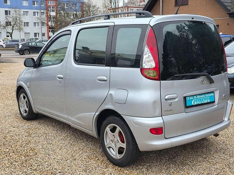 Gebraucht Toyota Yaris 84 PS (61 kW) 2006 Silber Kombi