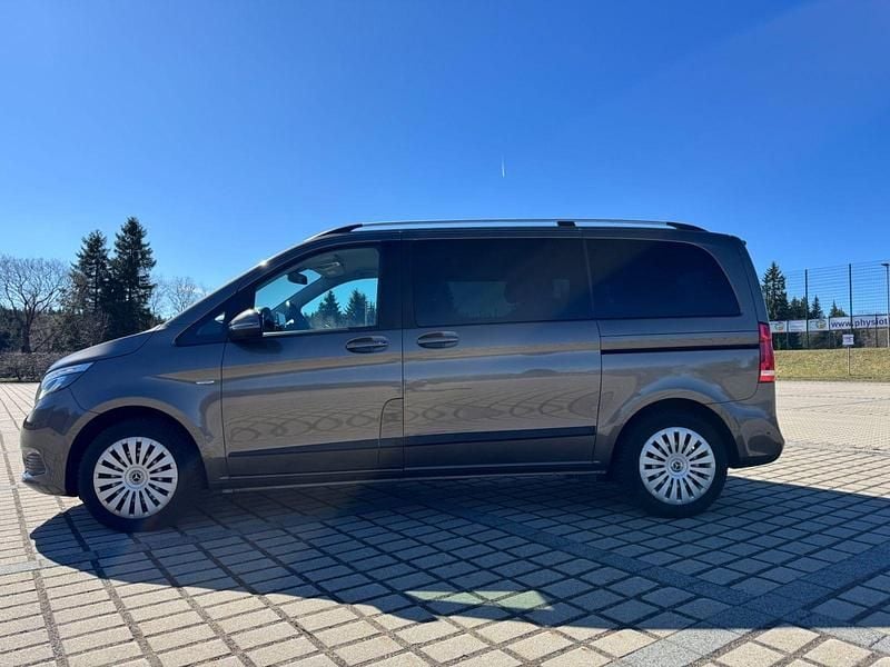 Gebraucht Mercedes V250 Avantgarde 190 PS (139 kW) 2017 Grau Van / Kleinbus
