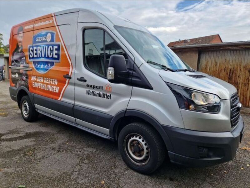Gebraucht Ford Transit 105 PS (77 kW) 2018 Grausilber metallik (metallic) Van